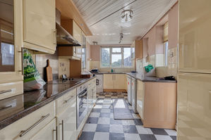 Kitchen- click for photo gallery